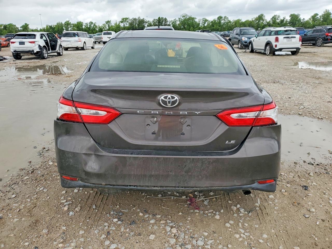 2018 Toyota Camry Le - Фото 6
