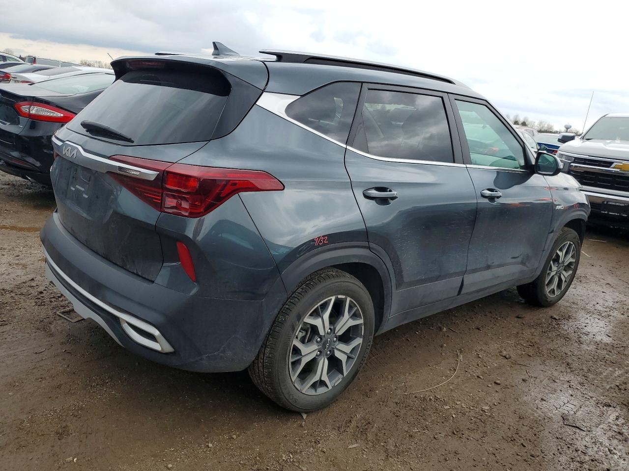 2023 Kia Seltos Ex - Image 3