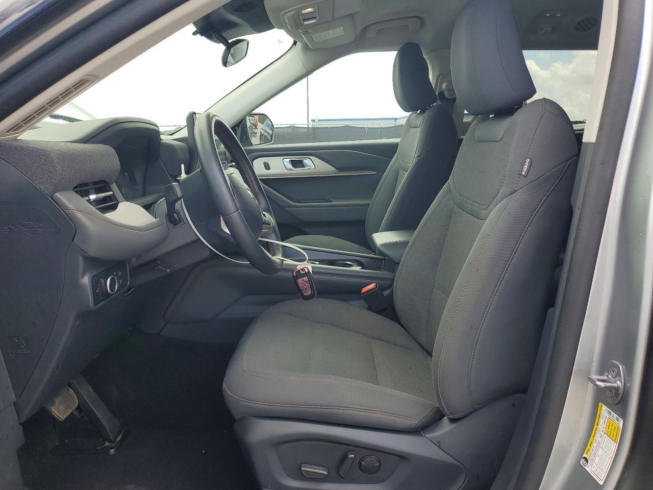 2025 Ford Explorer Active - Фото 7