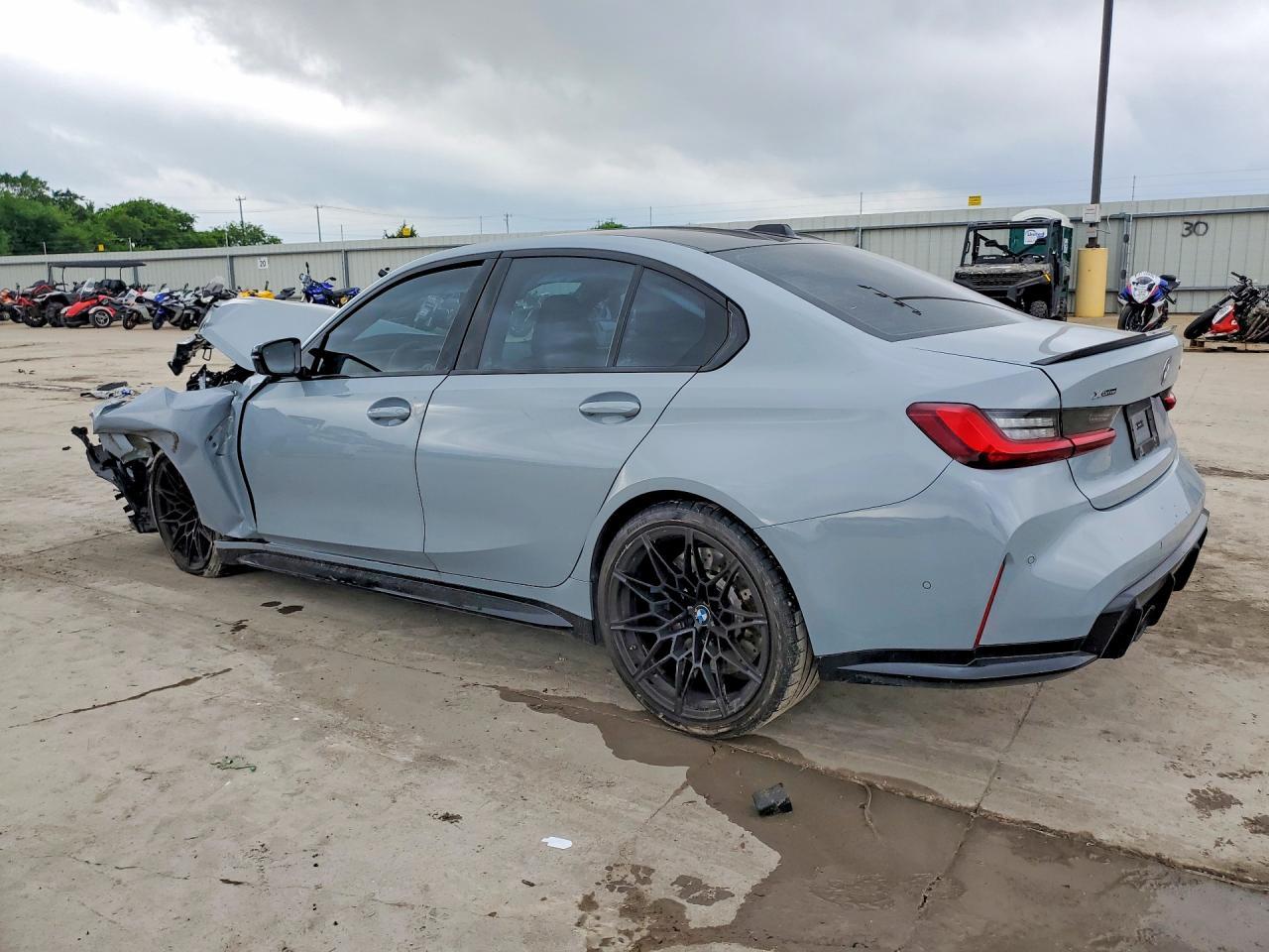 2025 BMW M3 Competition - Фото 2