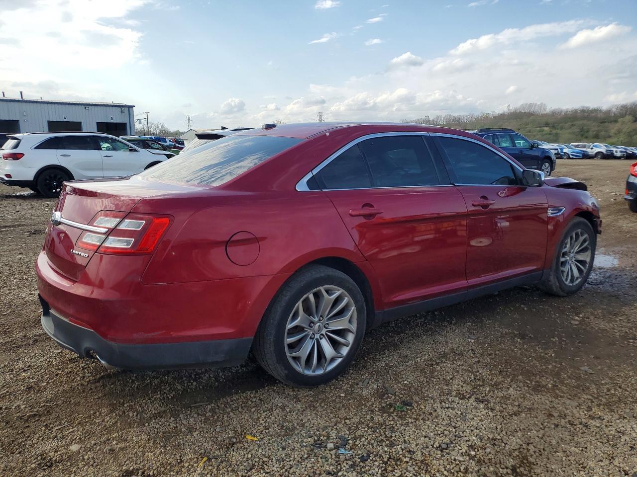 2014 Ford Taurus Limited - Image 3