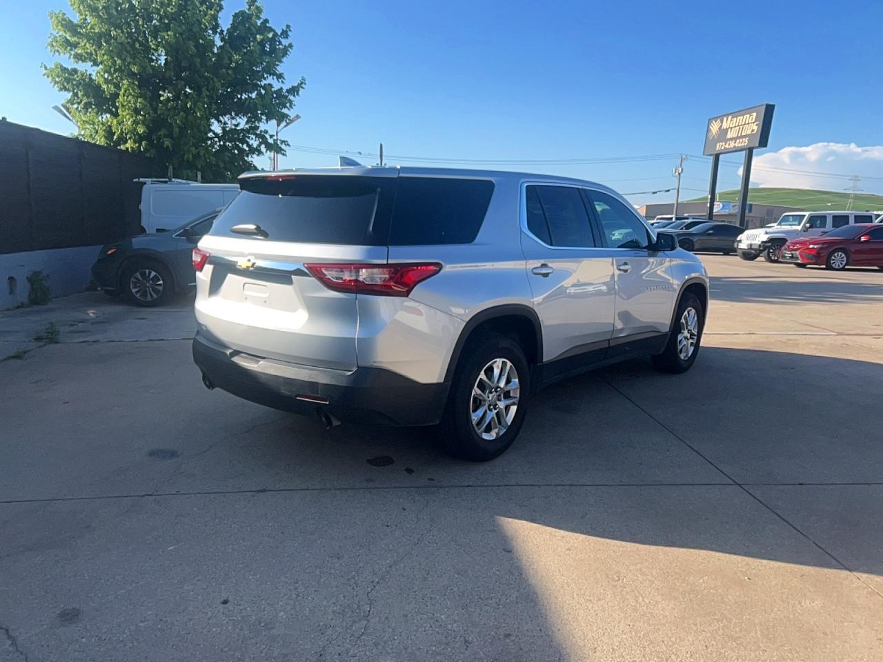 2020 Chevrolet Traverse Ls - Фото 4