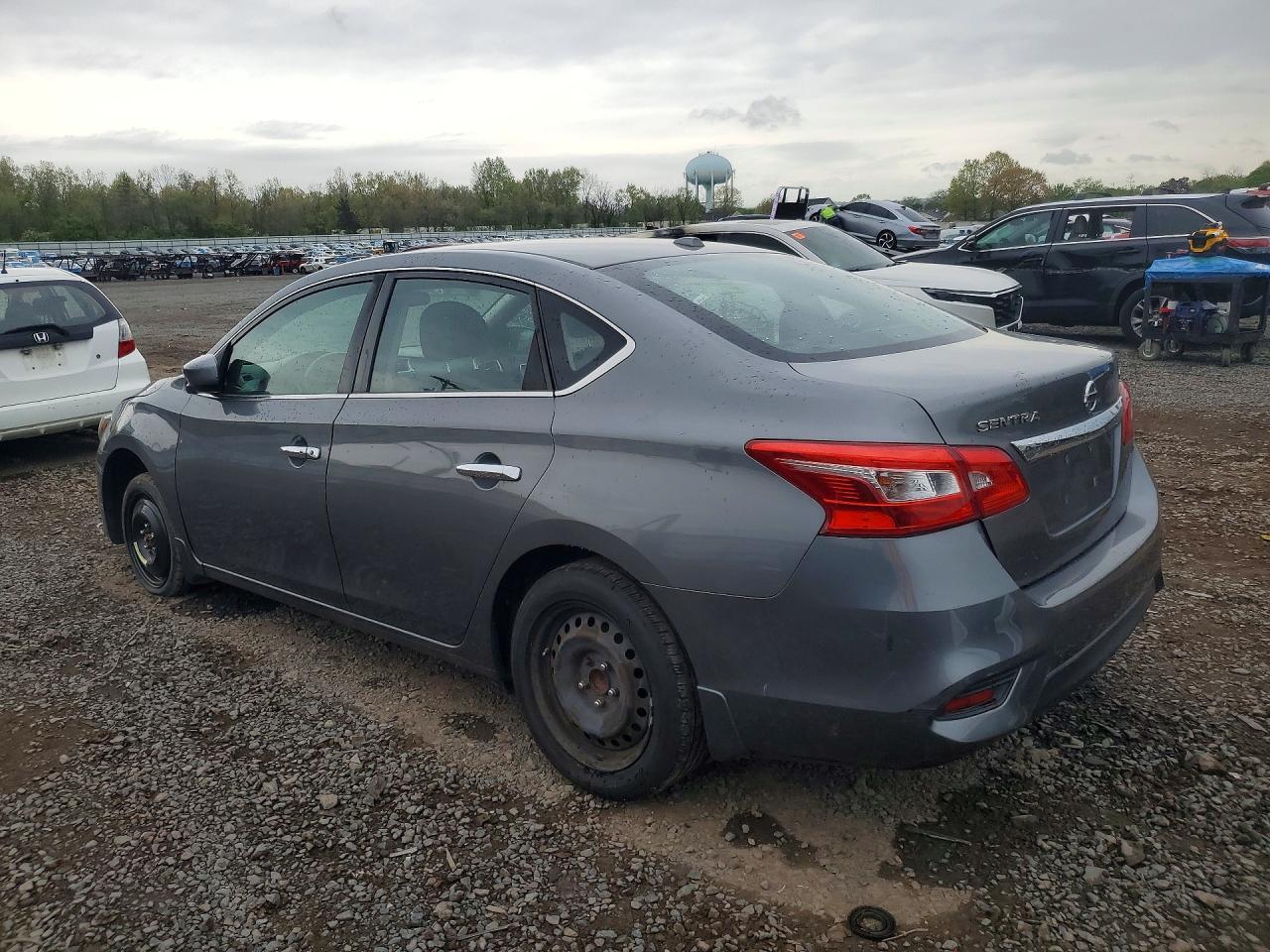 2017 Nissan Sentra - Фото 2