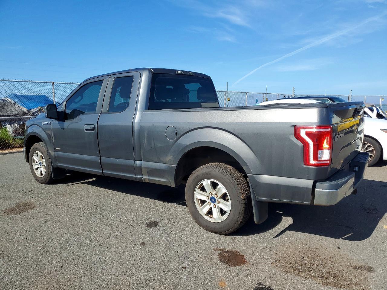 2015 Ford F150 Super Cab - Фото 2