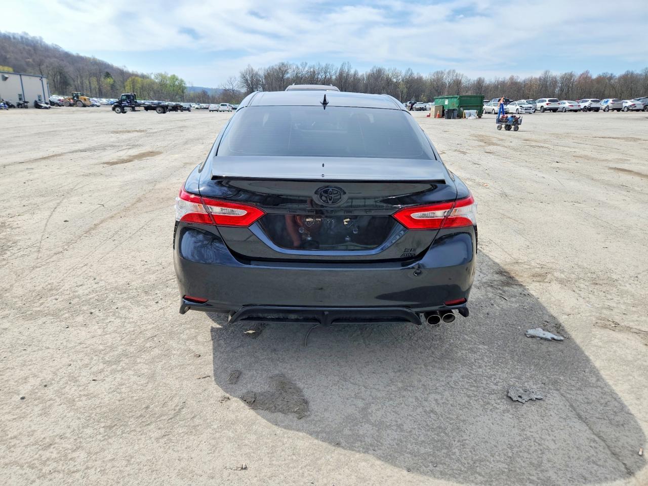 2020 Toyota Camry Se Nightshade - Фото 6