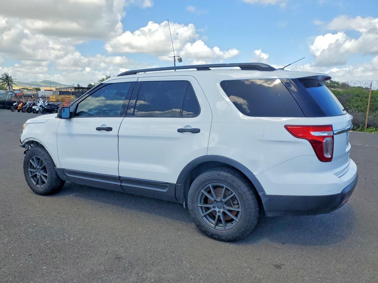 2013 Ford Explorer - Фото 2