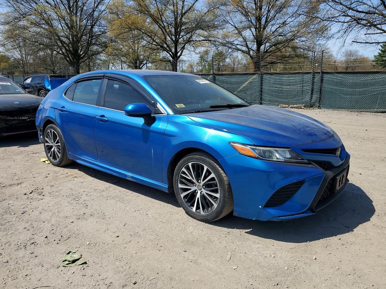 2019 Toyota Camry Se - Фото 4