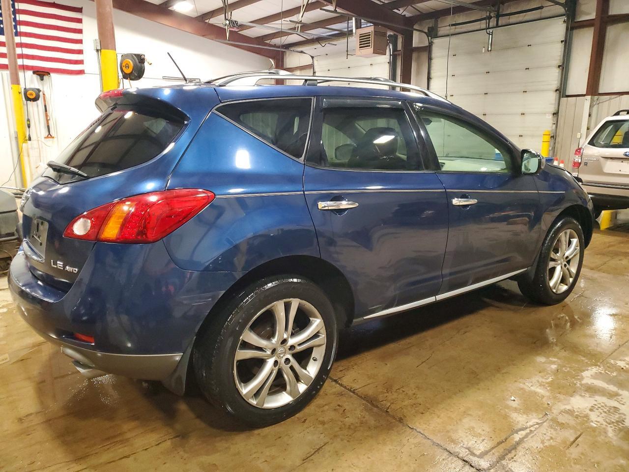 2010 Nissan Murano S - Фото 3