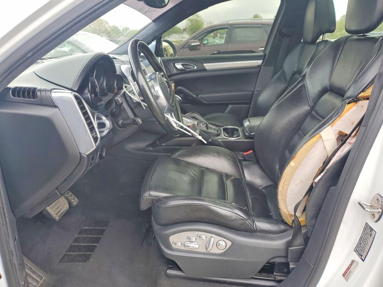 2012 Porsche Cayenne Turbo - Image 7