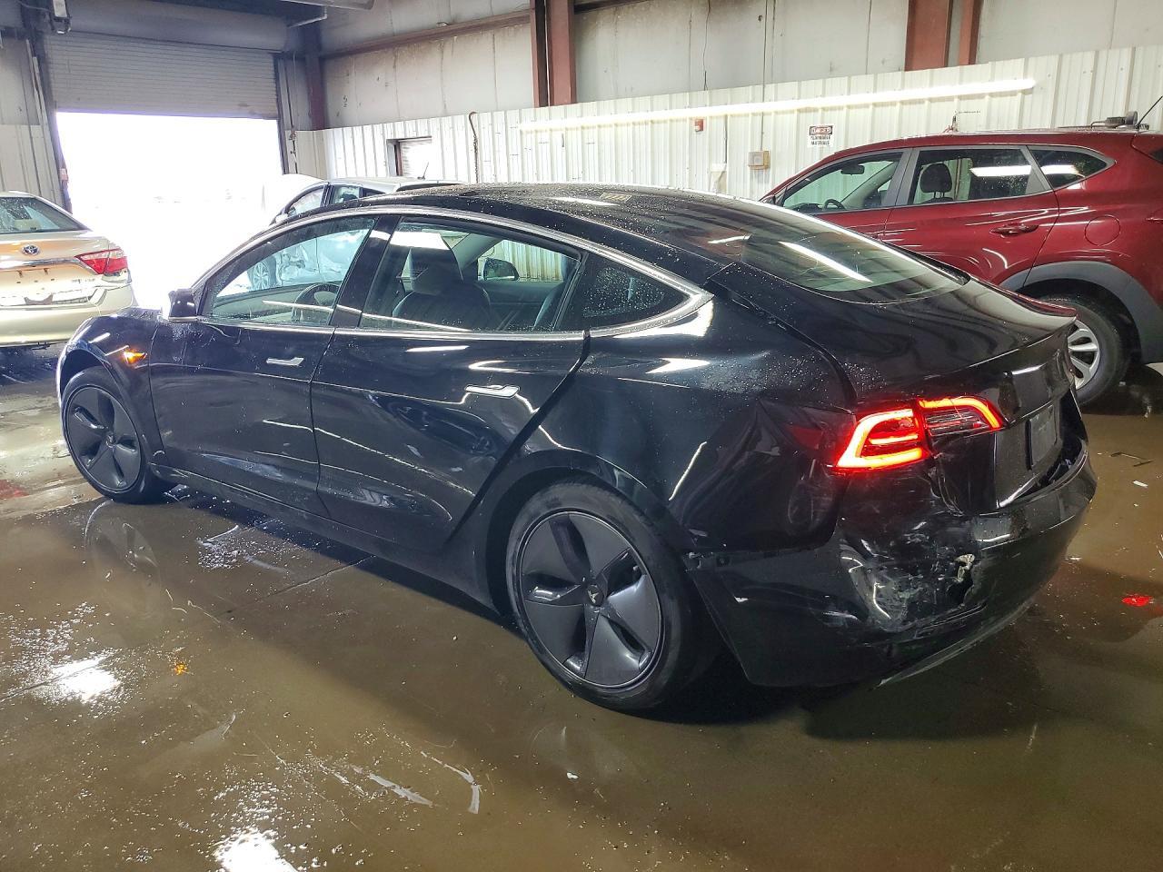 2019 Tesla Model 3 - Фото 2