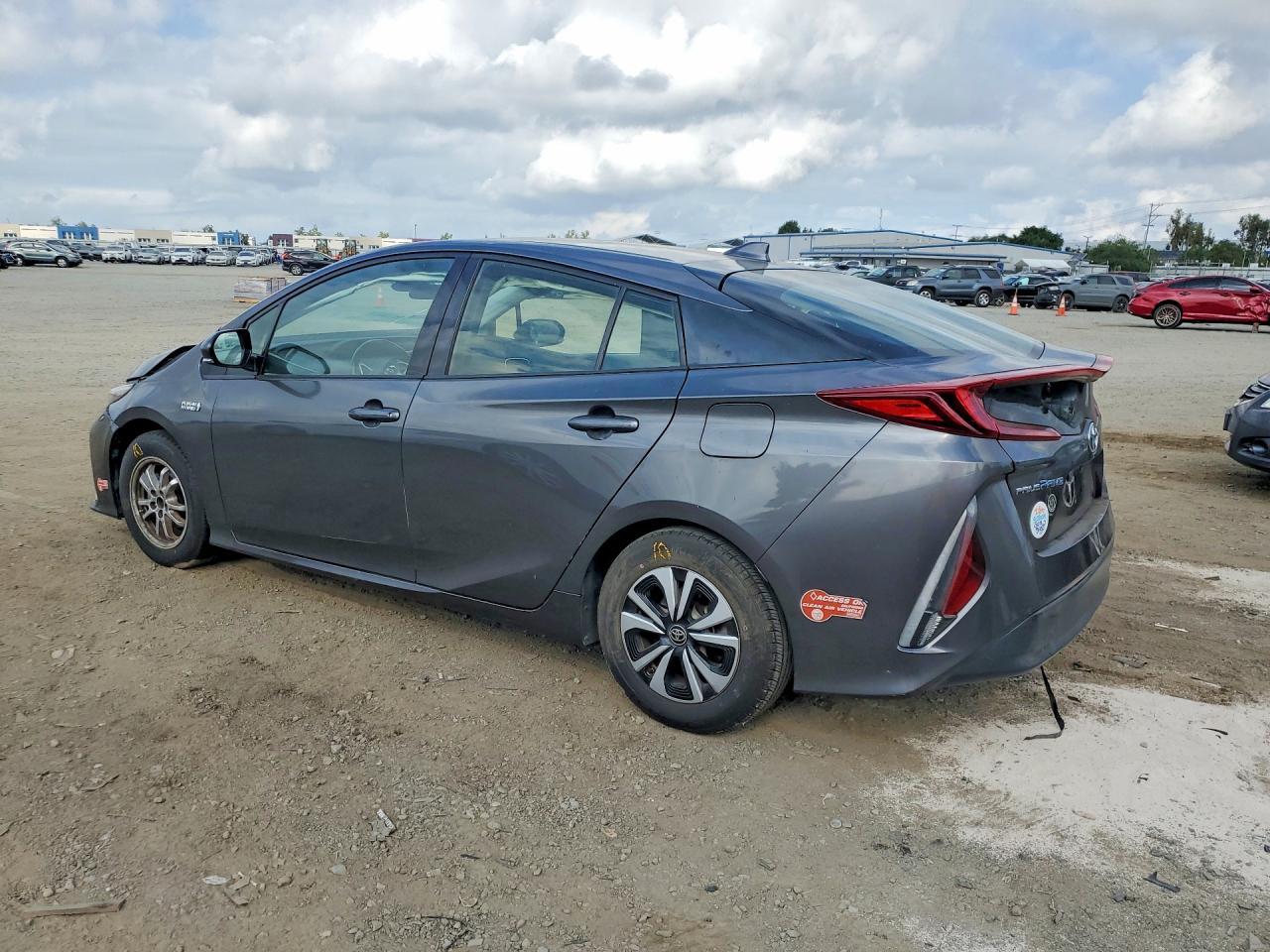 2018 Toyota Prius Prime Plus - Фото 2