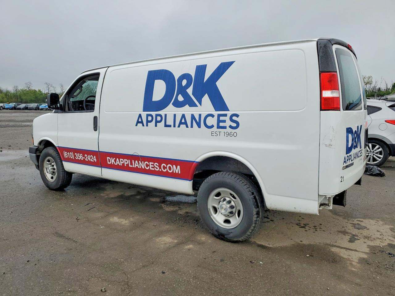 2021 Chevrolet Express G2500 - Фото 2