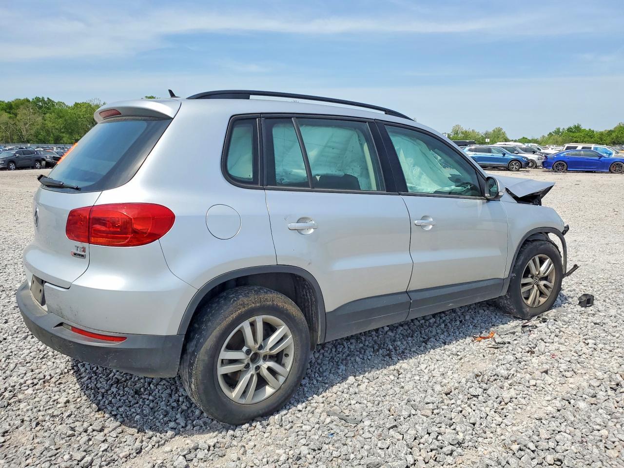 2016 Volkswagen Tiguan S - Фото 3