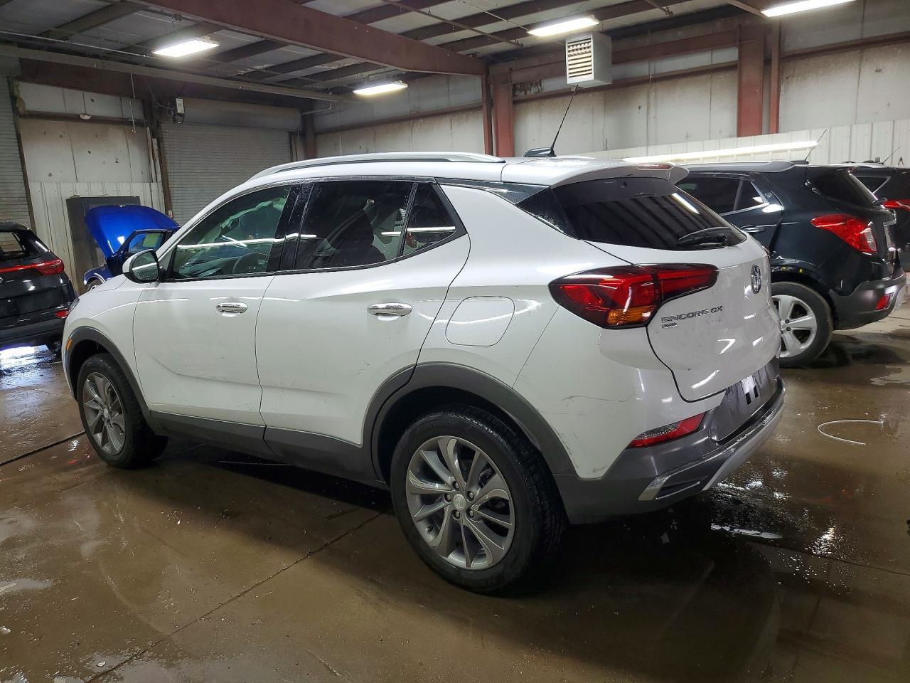 2023 Buick Encore Gx Essence - Image 2