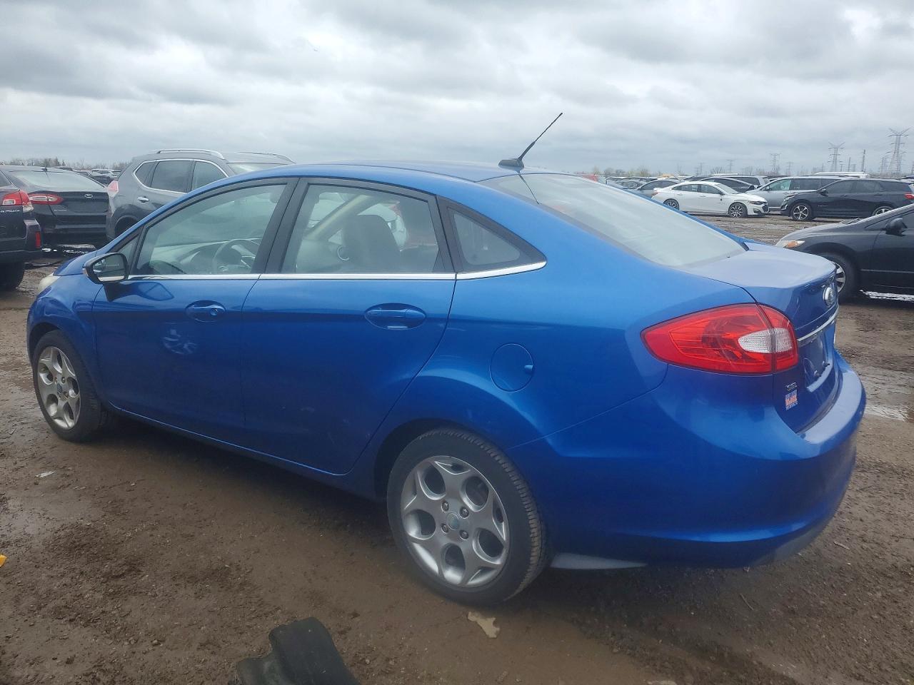 2011 Ford Fiesta Sel - Фото 2
