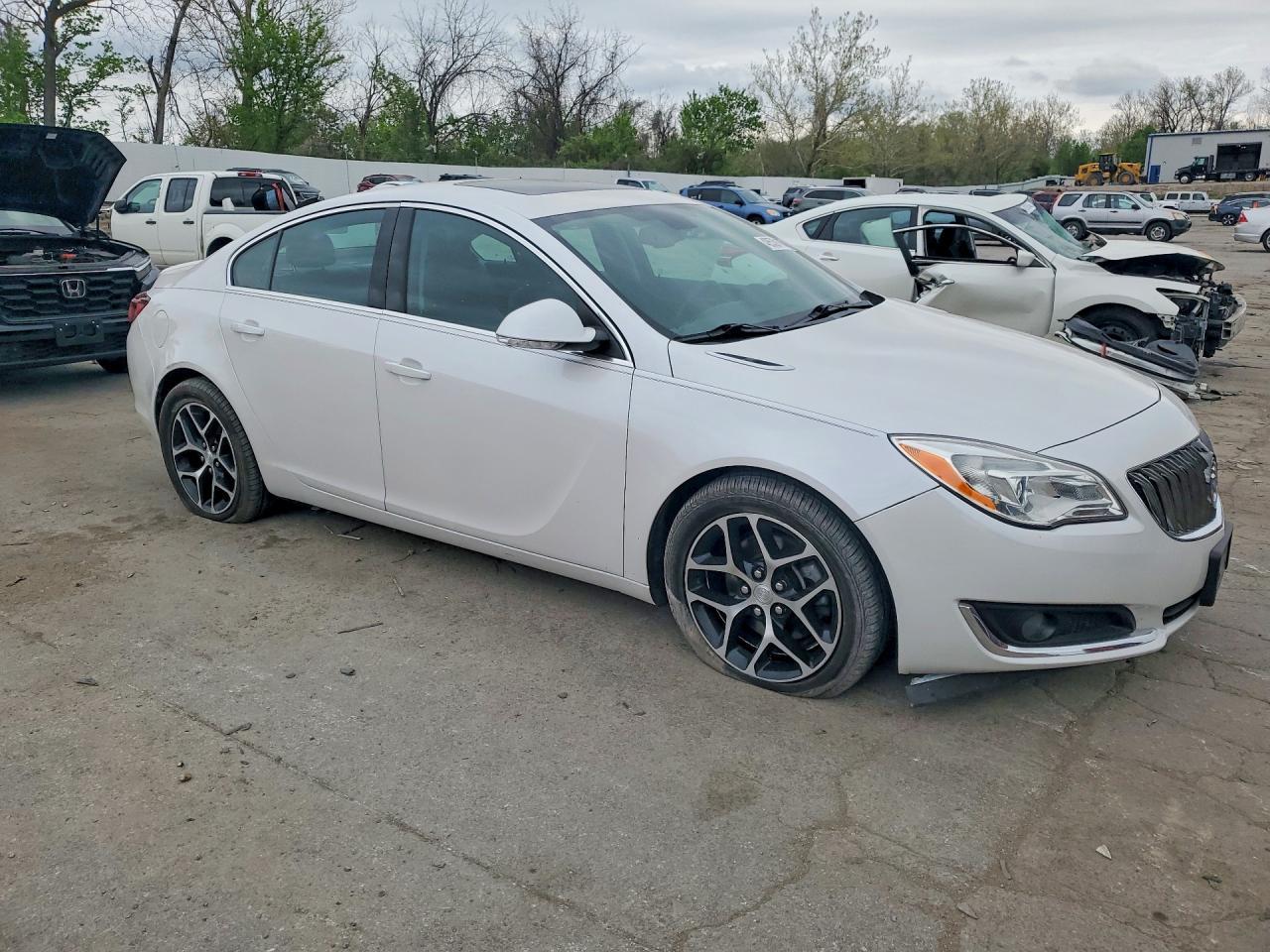 2017 Buick Regal Sport Touring - Фото 4