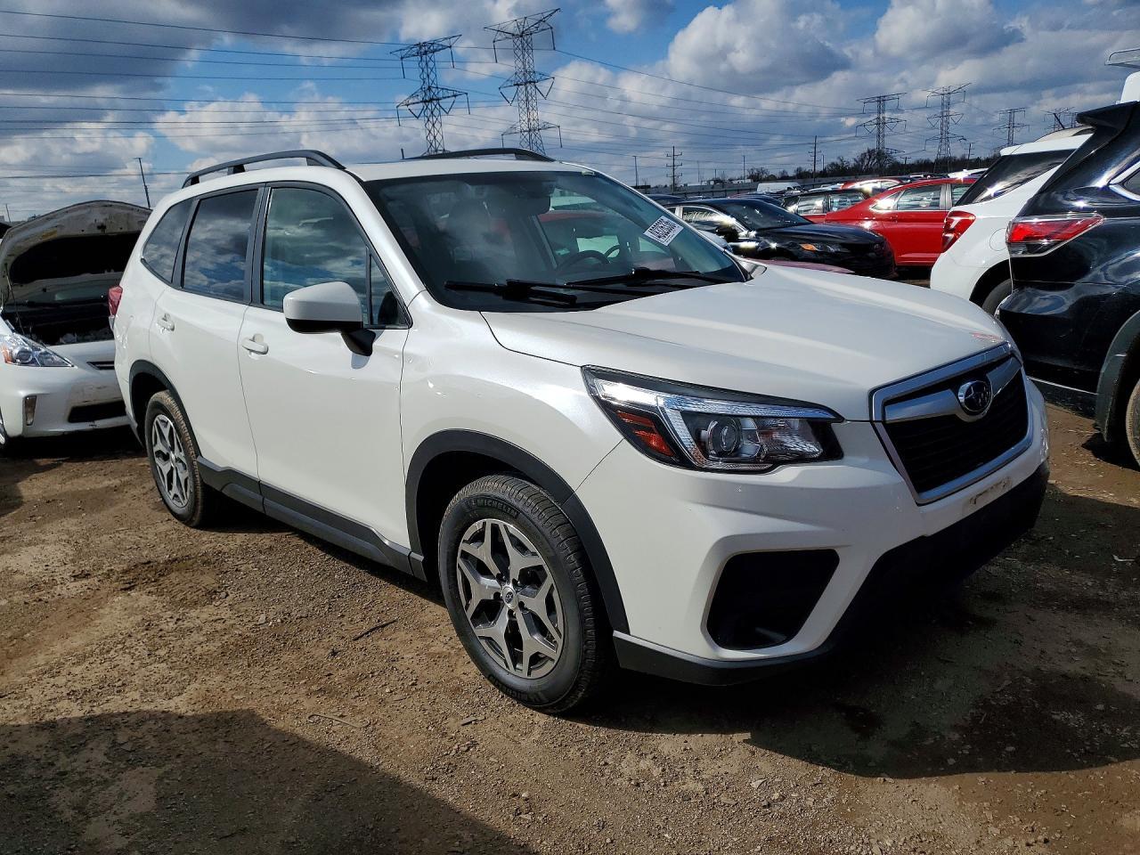 2019 Subaru Forester Premium - Image 4
