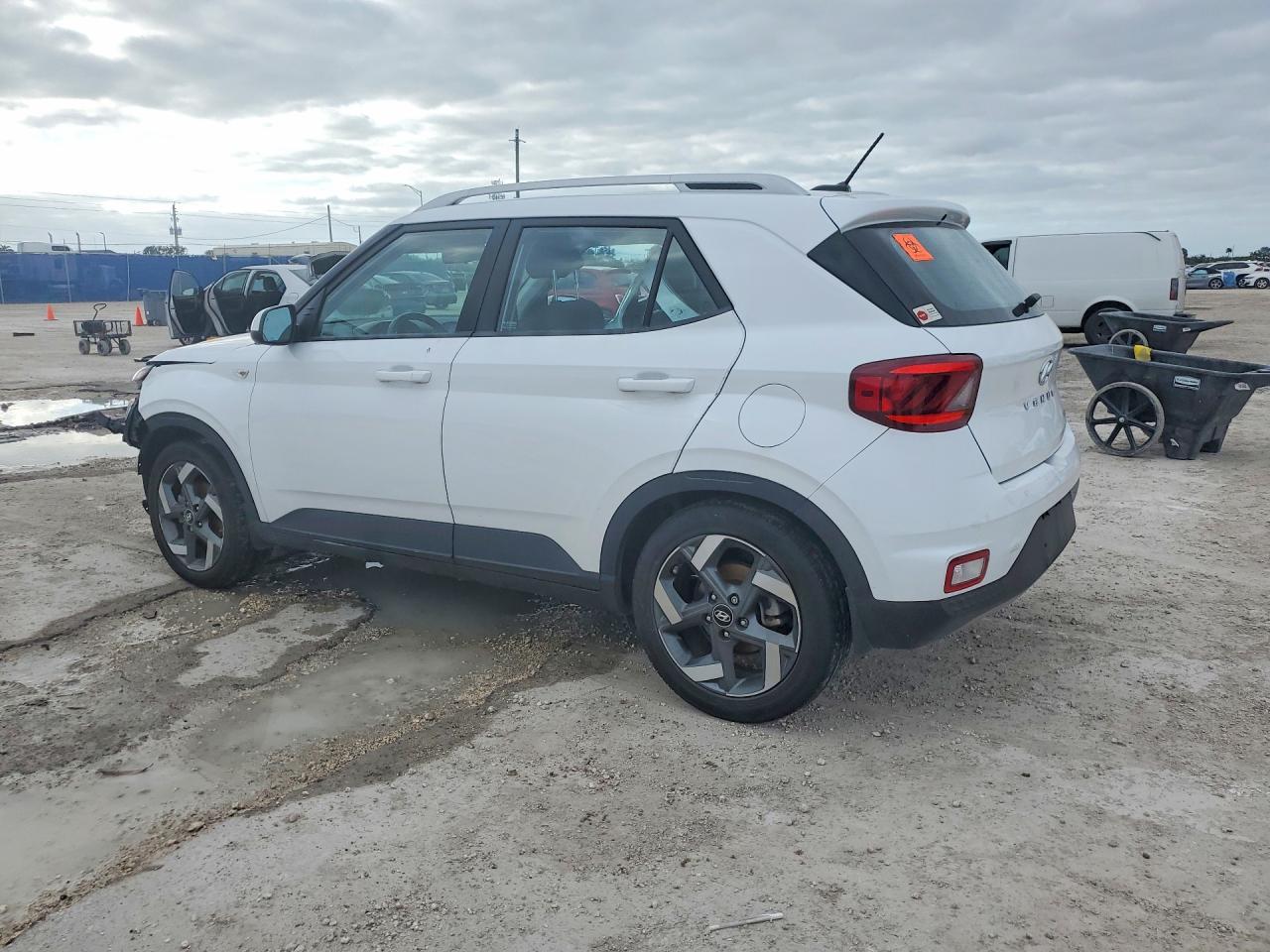2023 Hyundai Venue Sel - Фото 2