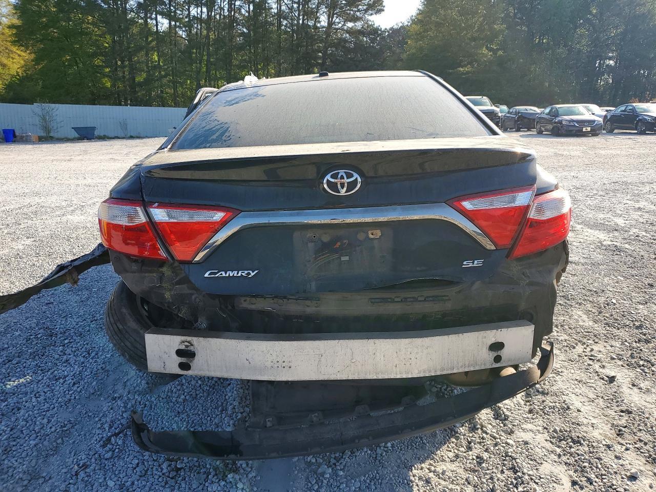 2016 Toyota Camry Se - Image 6