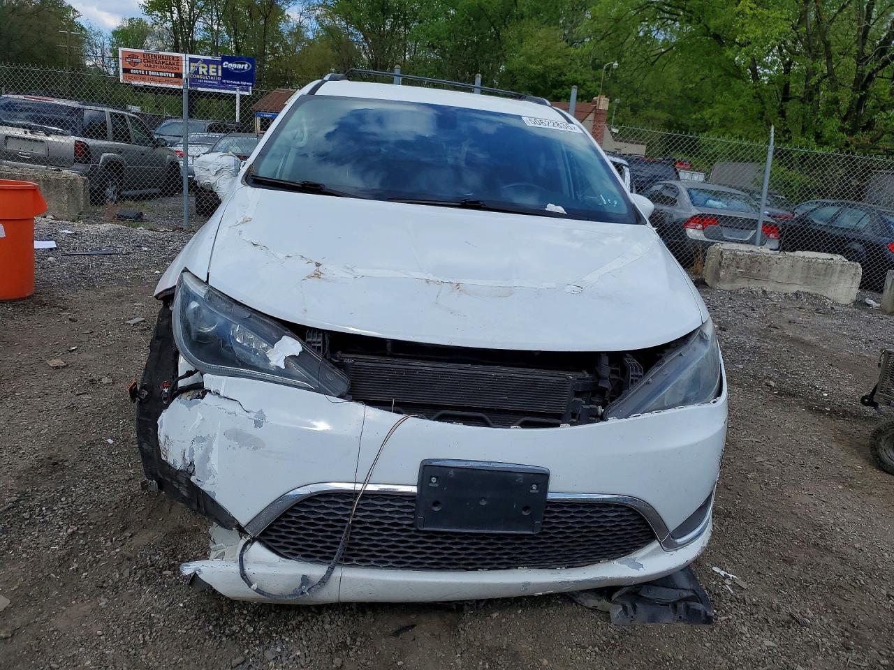 2019 Chrysler Pacifica Touring L - Image 5