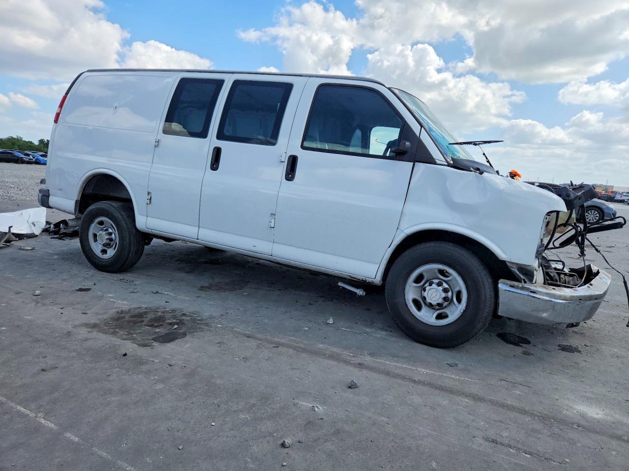 2014 Chevrolet Express G2500 - Фото 4