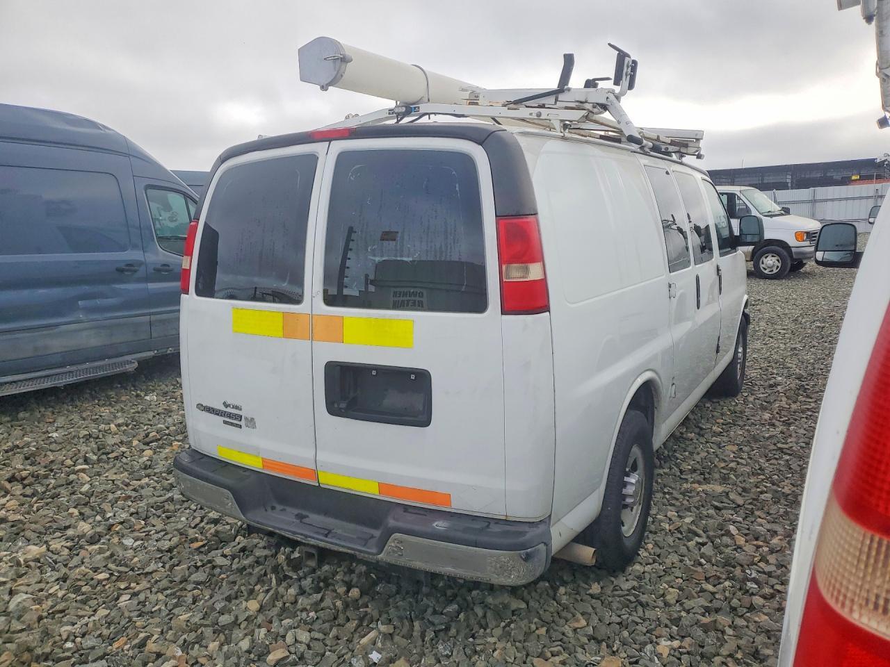 2014 Chevy Express G2500 Cargo - Фото 3