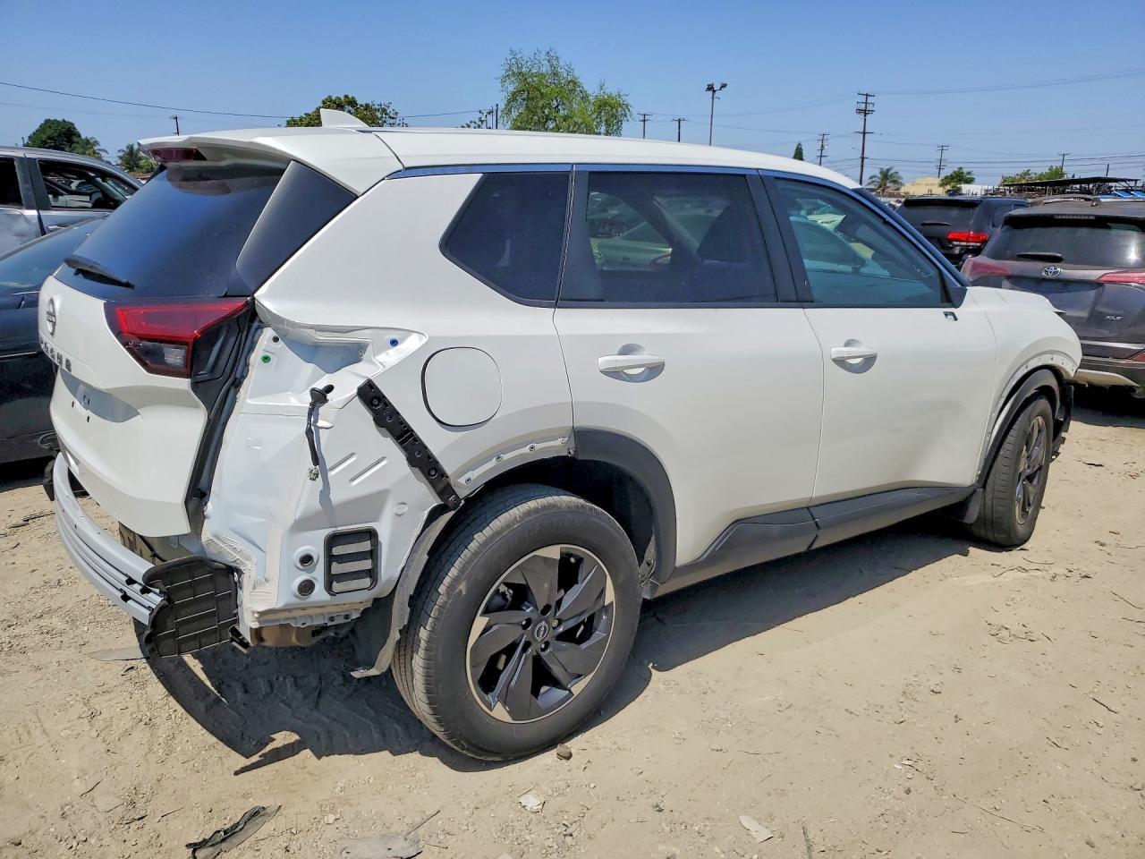 2025 Nissan Rogue Sv - Image 3