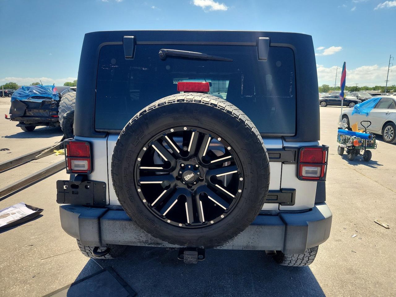 2014 Jeep Wrangler Unlimited Sport - Image 6