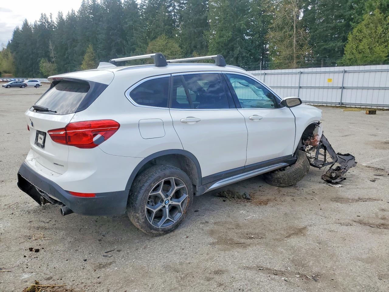 2018 BMW X1 xDrive28I - Фото 3