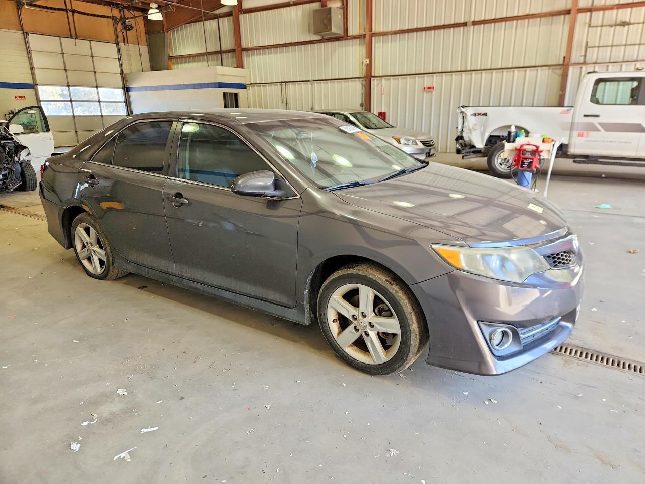 2013 Toyota Camry Se - Image 4