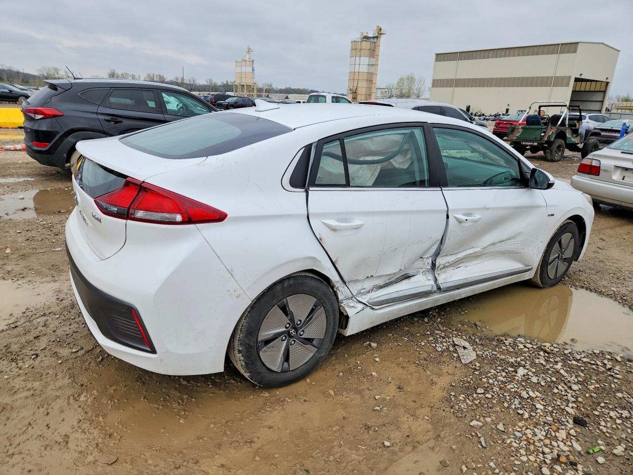 2020 Hyundai Ioniq Se - Image 3