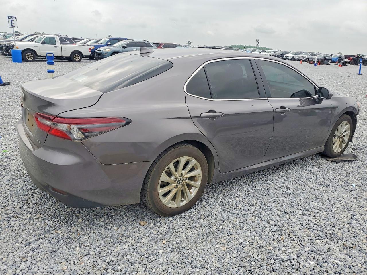 2024 Toyota Camry Le - Image 3