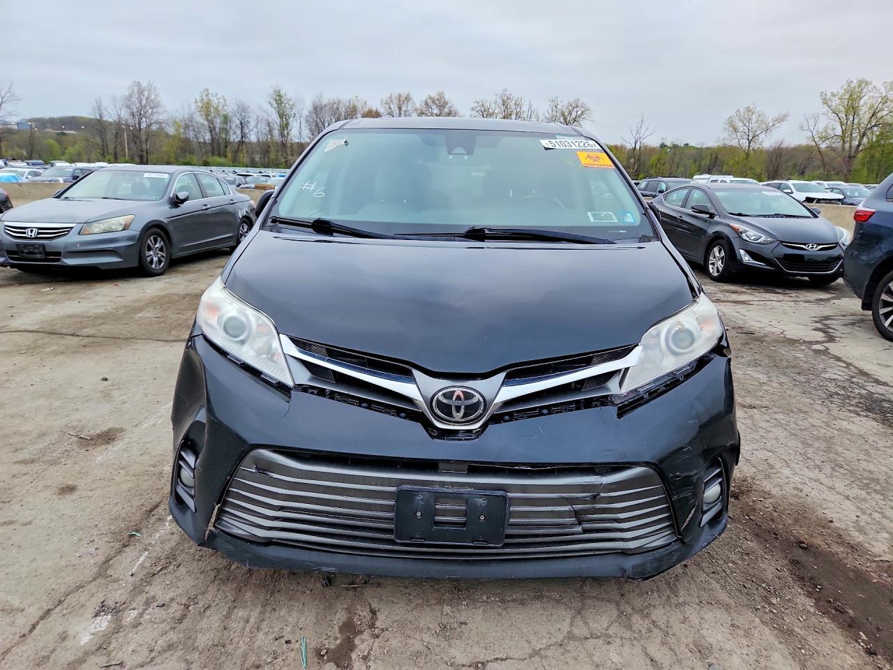2020 Toyota Sienna Xle 8-Passenger - Image 5