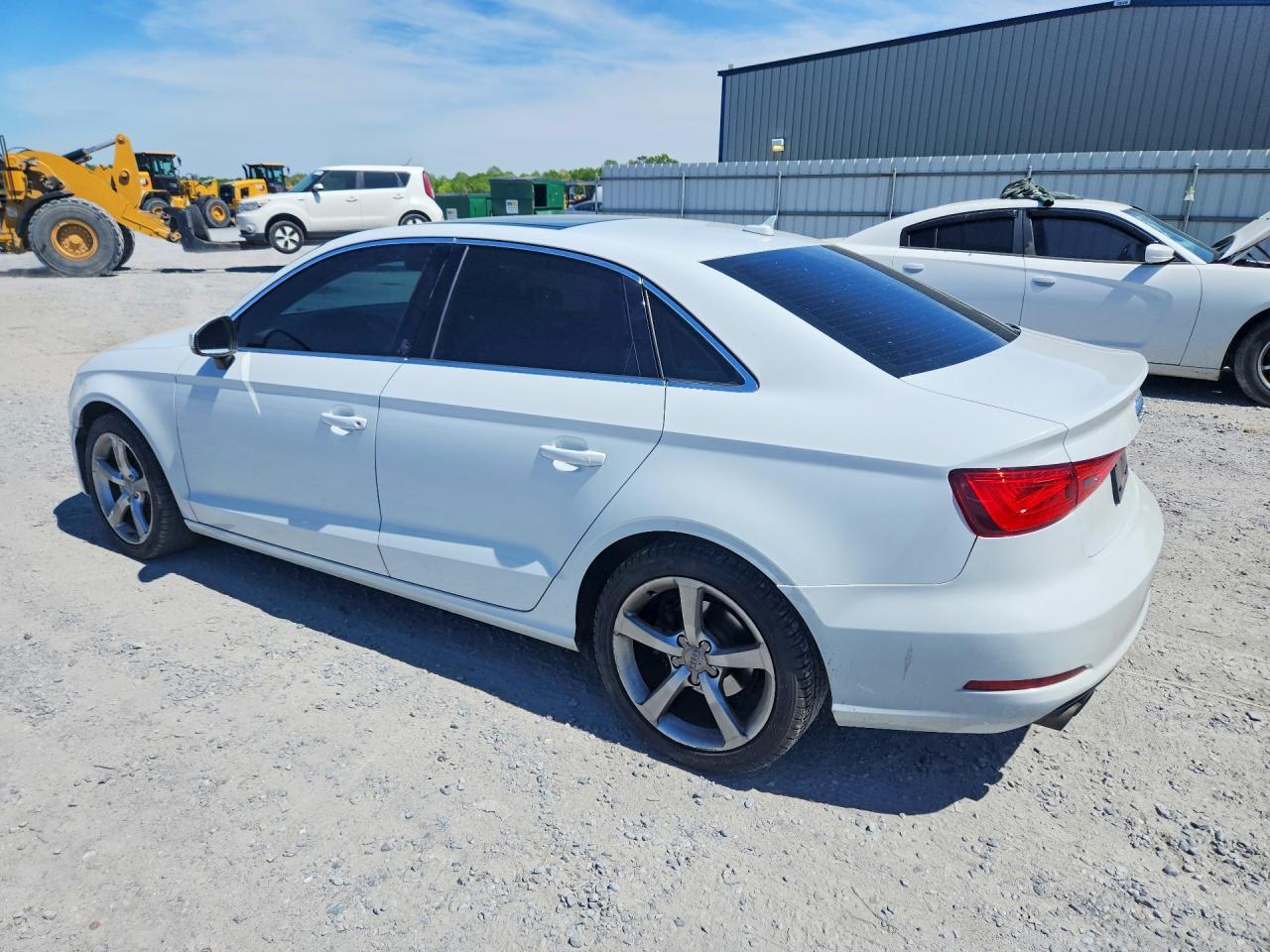2015 Audi A3 Premium - Фото 2