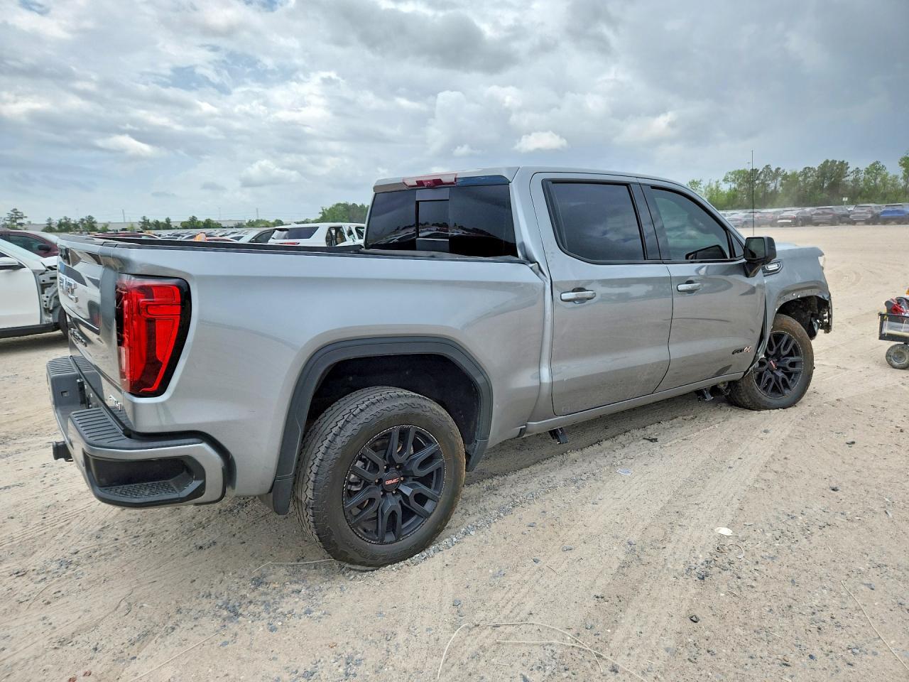 2024 GMC Sierra K1500 At4 - Фото 3