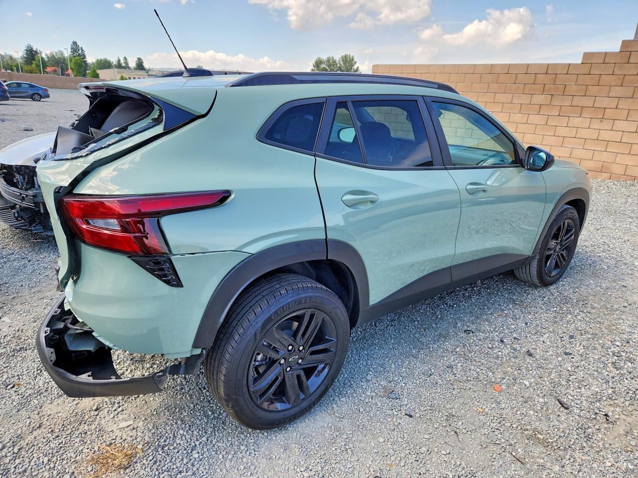 2025 Chevrolet Trax Activ - Image 3