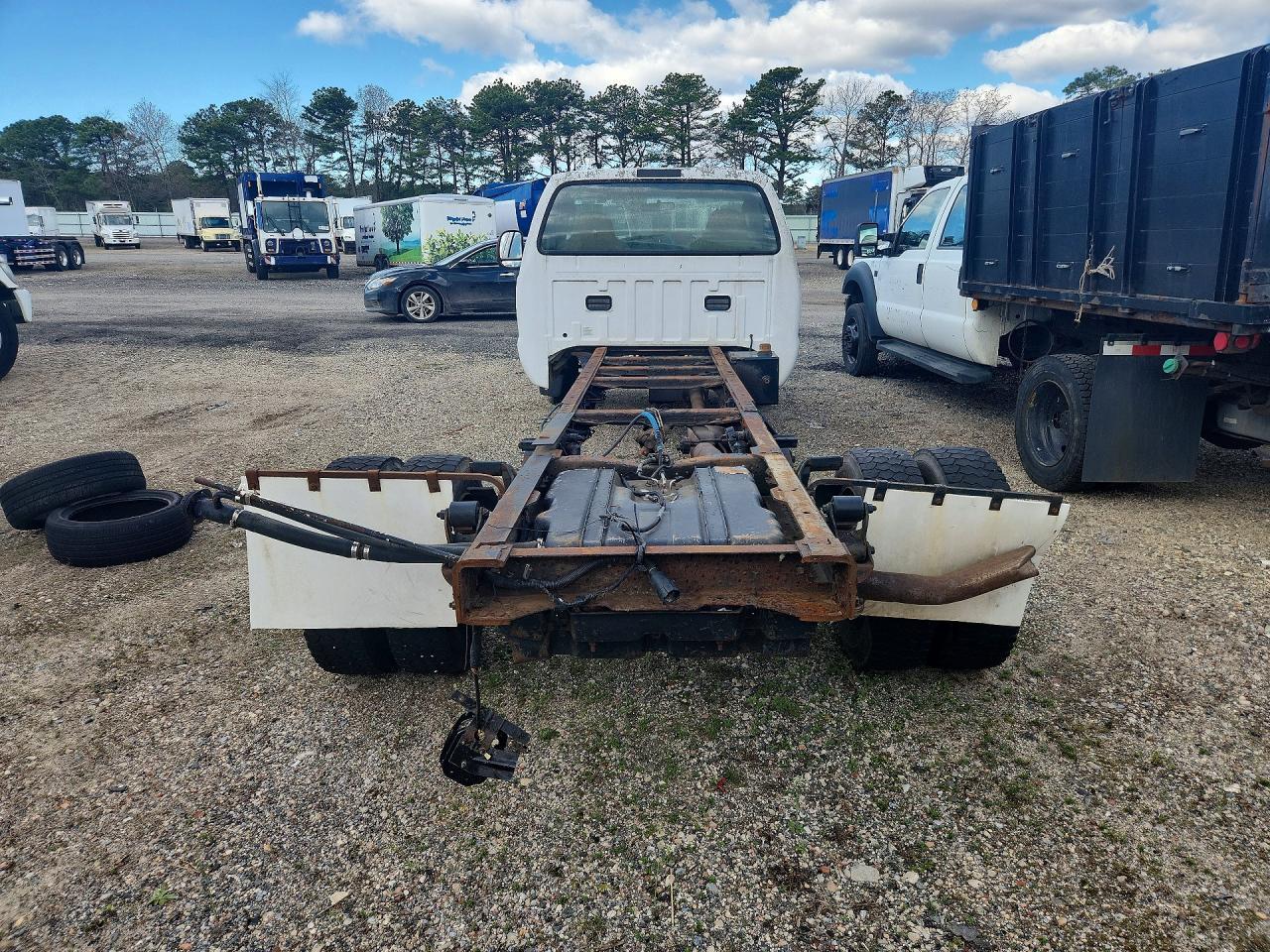 2007 Ford F550 Super Duty Truck Cab And Chassis - Image 6