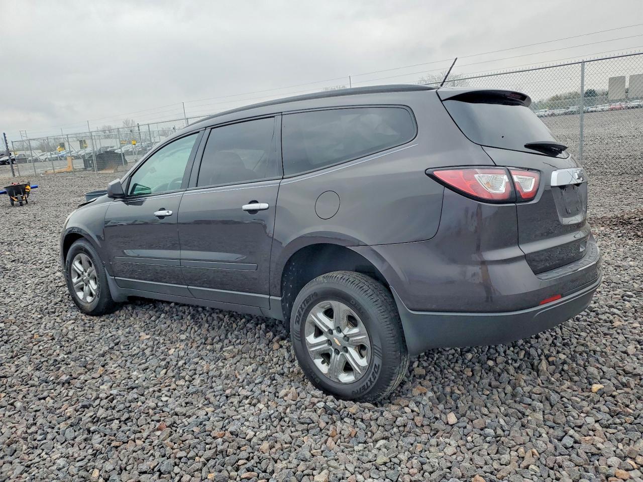 2015 Chevrolet Traverse Ls - Фото 2