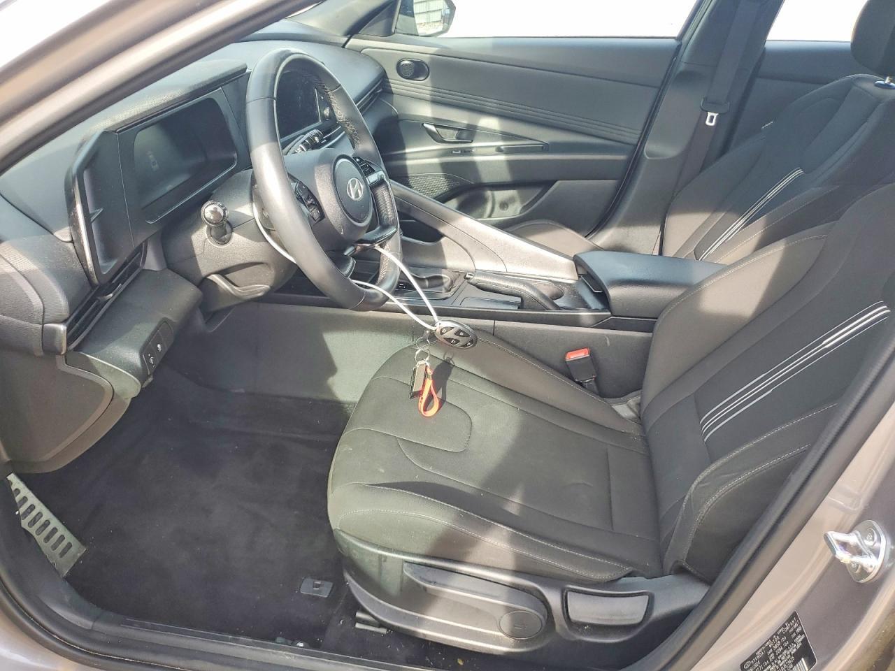 2025 Hyundai Elantra Sel Sport - Image 7
