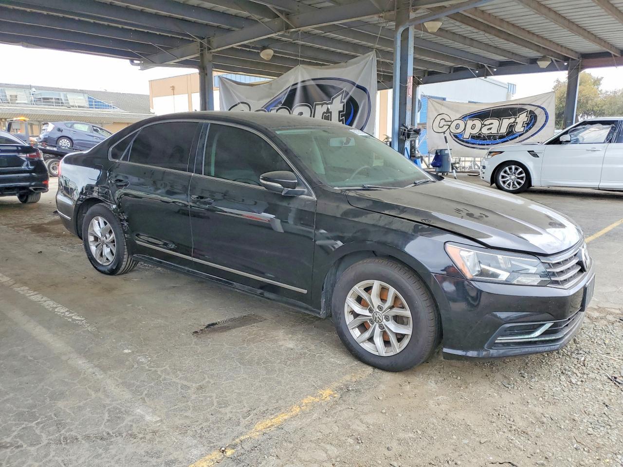 2016 Volkswagen Passat S - Image 4