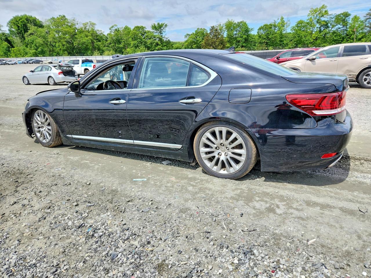2013 Lexus Ls 460 - Image 2