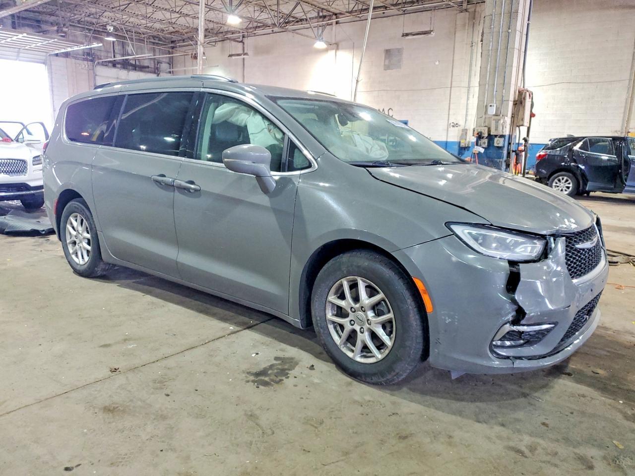 2022 Chrysler Pacifica Touring L - Фото 4