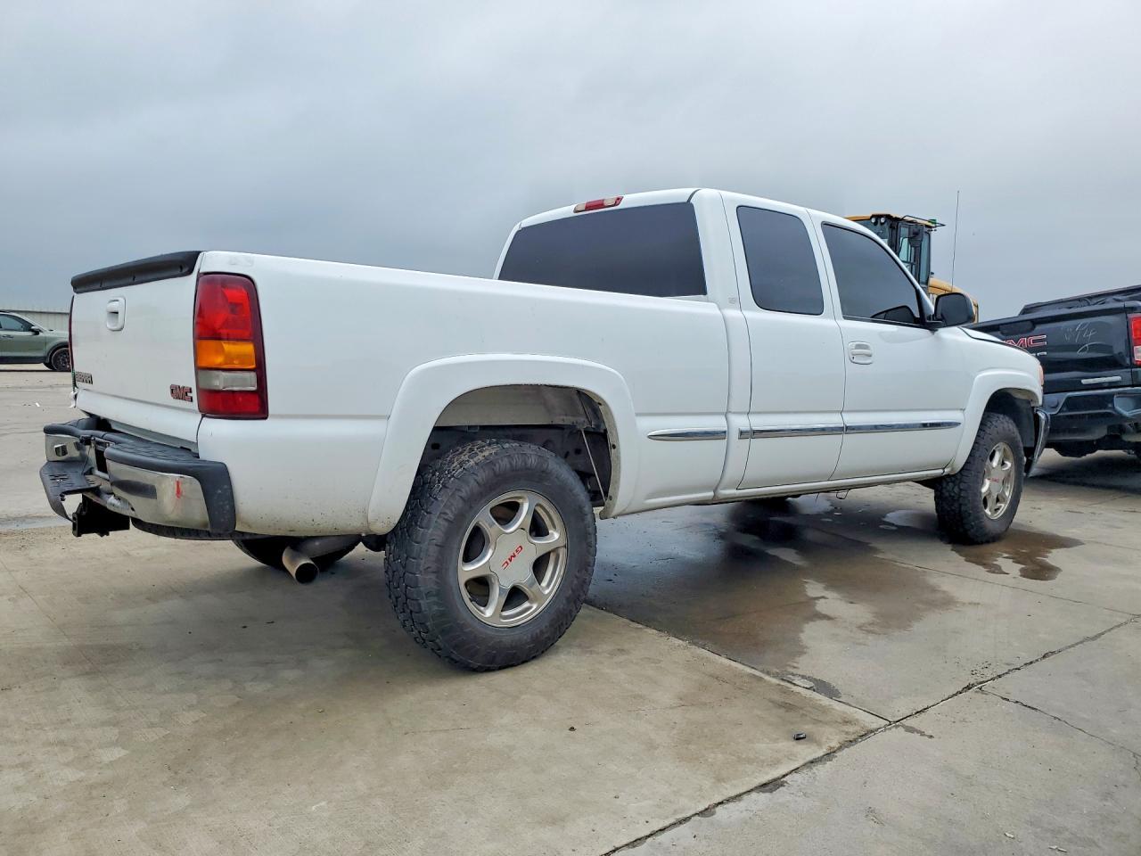2002 GMC New Sierra K1500 - Фото 3