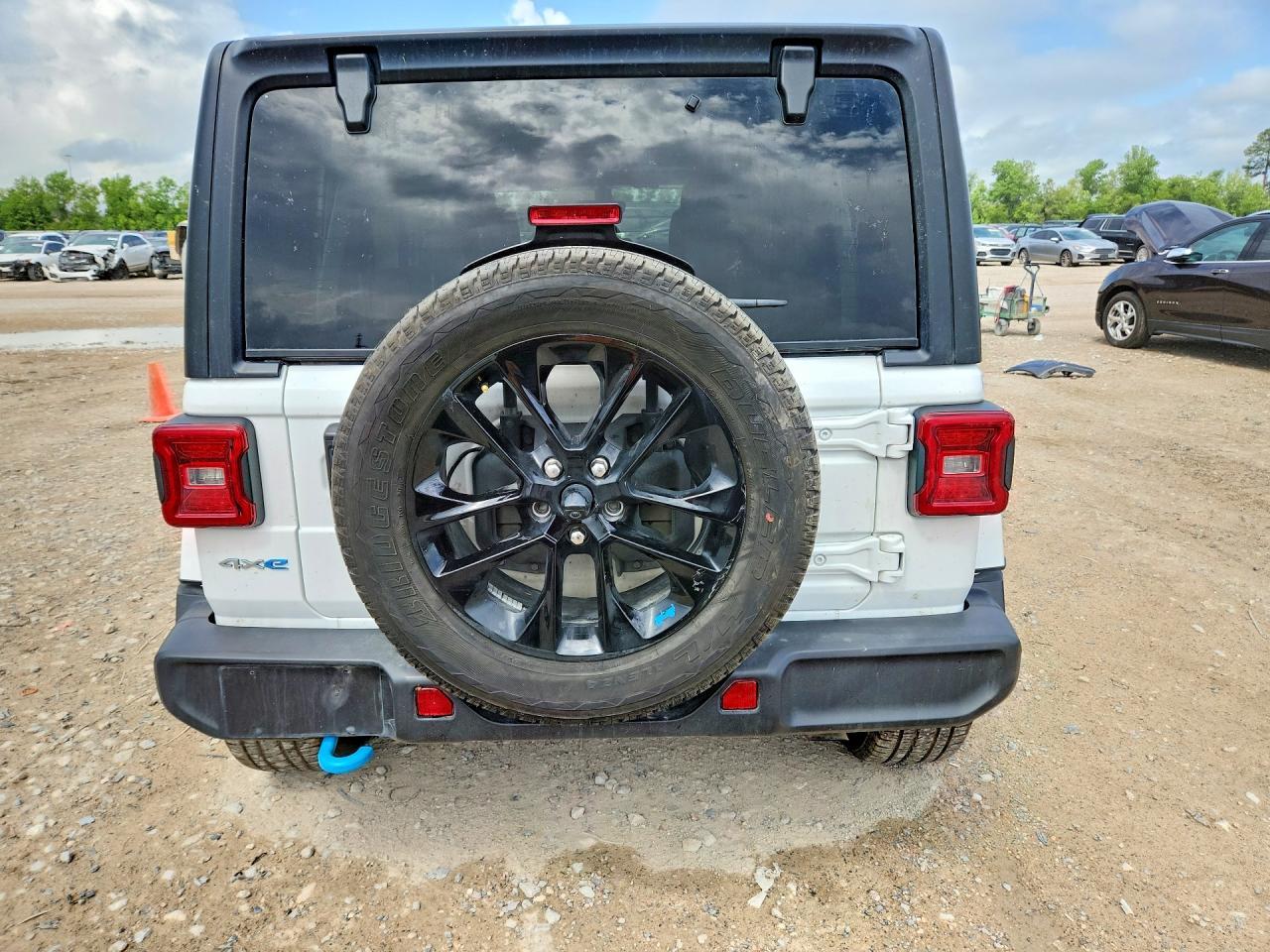 2023 Jeep Wrangler Sahara 4Xe - Image 6