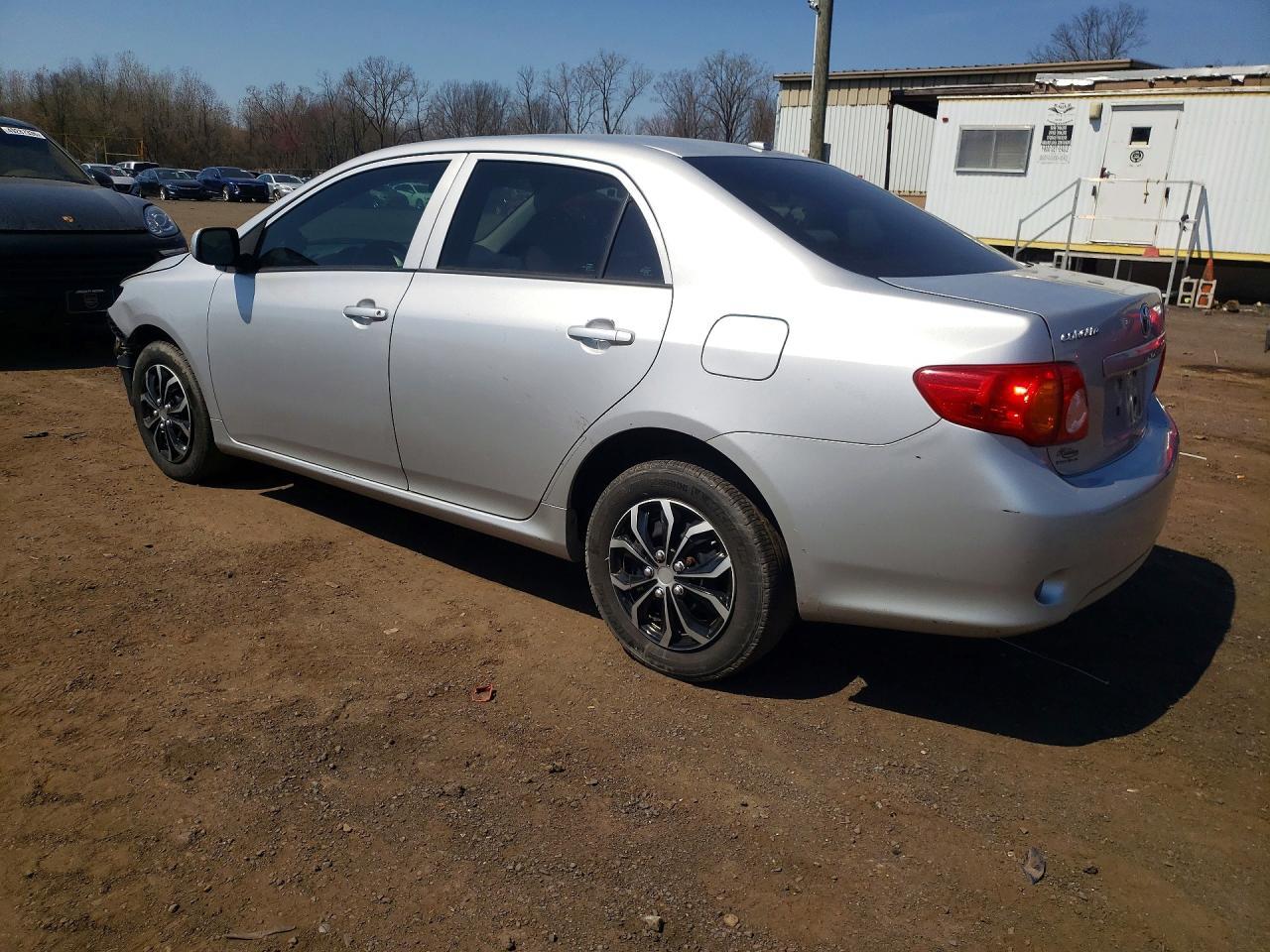 2010 Toyota Corolla Le - Фото 2