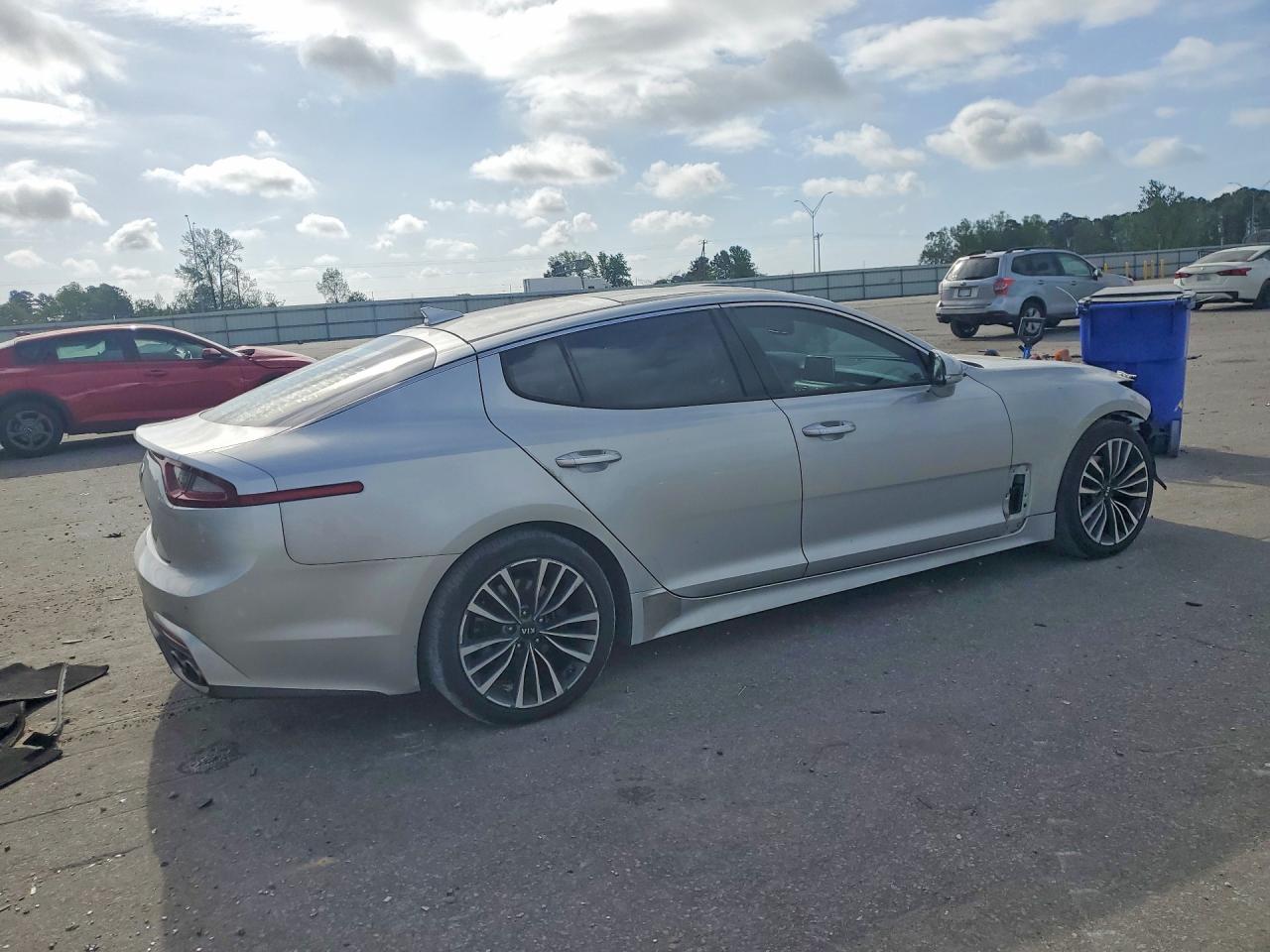 2018 Kia Stinger Premium - Фото 3