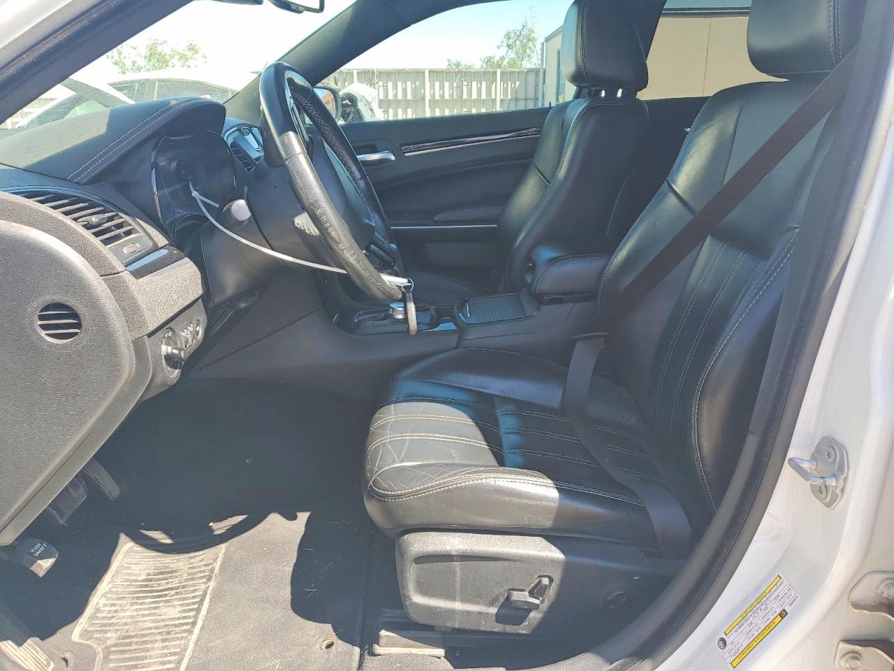 2019 Chrysler 300 S - Фото 7