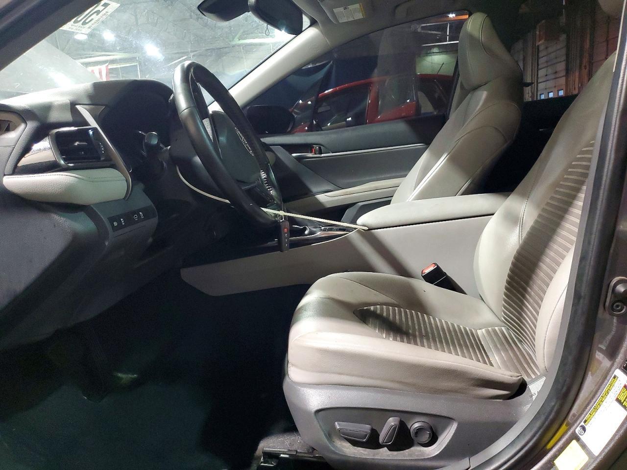 2020 Toyota Camry Hybrid Se - Image 7