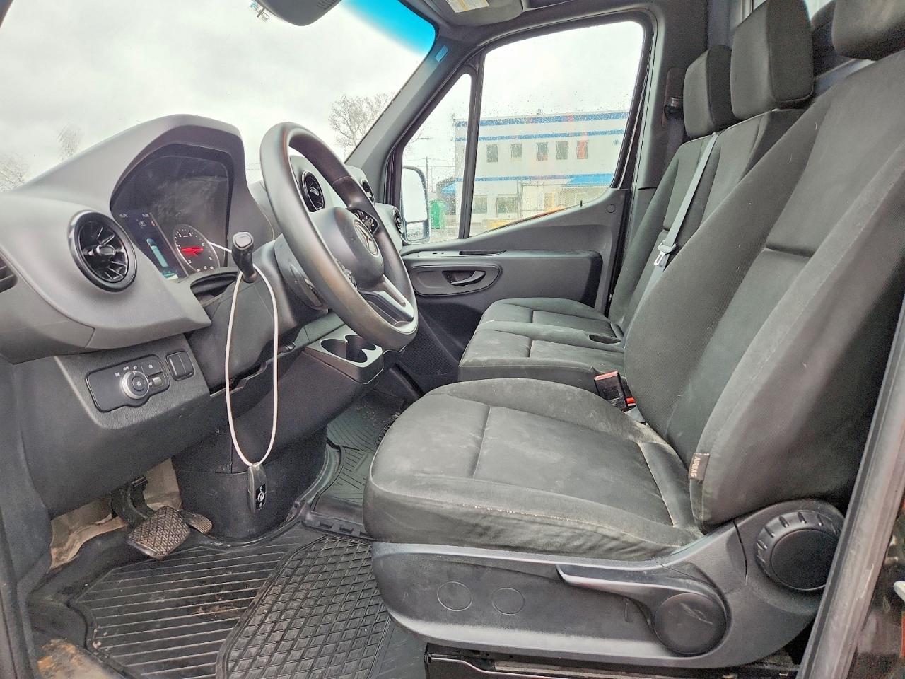 2022 Mercedes Benz Sprinter 2500 - Фото 7