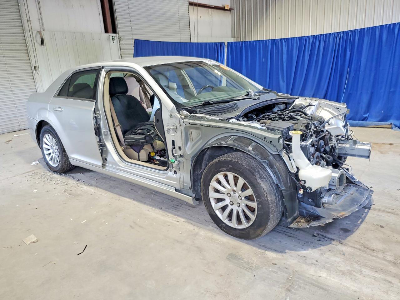 2012 Chrysler 300 - Фото 4